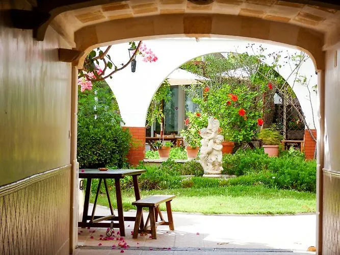 Hostal Oasis Menorca Ciutadella  Guest house Ciutadella (Menorca)