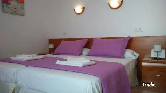 Hostal Oasis Menorca Ciutadella  Guest house Ciutadella (Menorca)